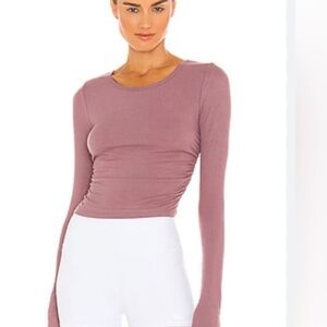 🩷*SOLD OUT EVEYWHERE*🩷 Alo Gather Long Sleeve